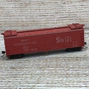 Red Swift Refrigeration Line SRLX 4208 HO Scale Model Train Car‎